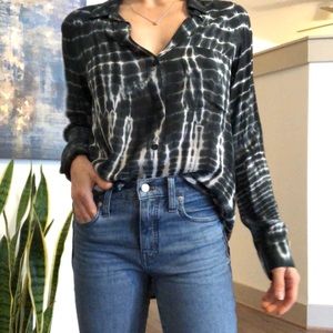 Bella Dahl tie dye shirt